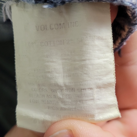 VOLCOM | Stix hi-rise high waist distressed denim frayed hem jean shorts - Picture 5 of 5